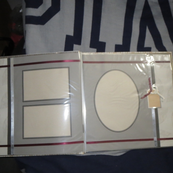 2/$25 Pre-designed Scrapbook album - Picture 5 of 6